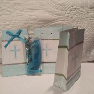 Set of 8 Mini Gift Bags w/ Cross Design